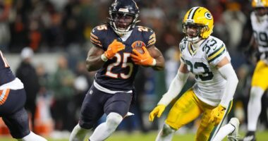 Chicago has opportunity to show upper hand in rivalry with Green Bay Packers at Lambeau Field Sunday