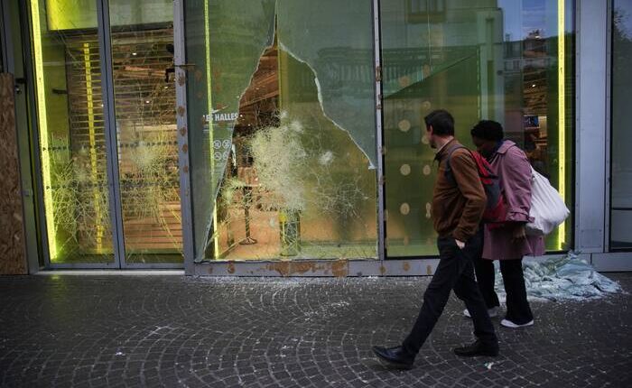 Curfews bring calm to Paris as France cracks down on weekend rioters