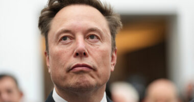Elon Musk pledges a share of his SpaceX company to 'every kid in America'