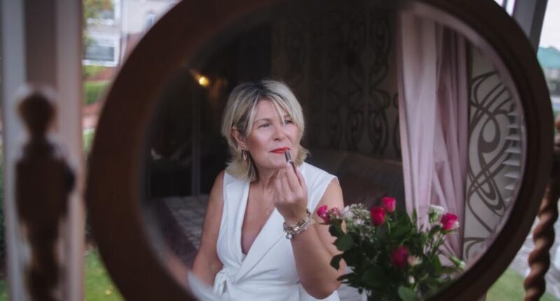 Emotional photos highlight the significance of beauty rituals in end-of-life moments