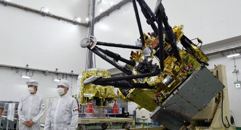 Japan launches ambitious robotic mission to land on Martian moon Phobos, return samples to Earth