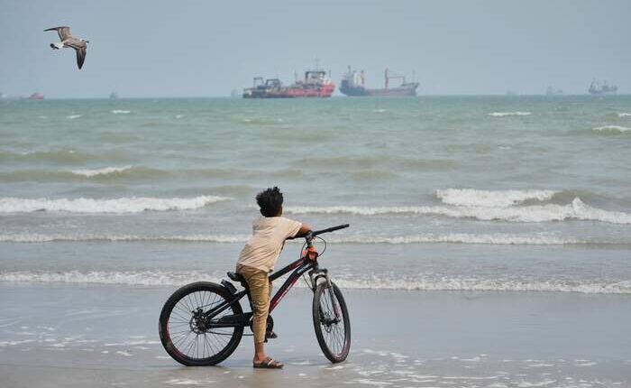 Major oil exporters agree to keep production steady in November