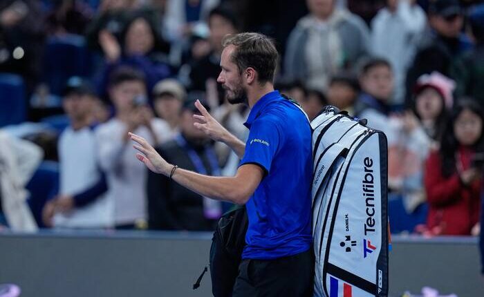 Medvedev advances at Shanghai in his first match since his China Open disqualification