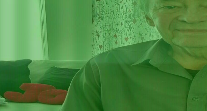 Paul Whitehouse fights off cashpoint mugger