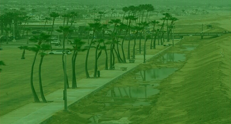 Tropical storm Rachel forces iconic California beach to close down