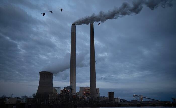 UN projections say world is losing ground in fight to curb climate change, faulting US a bit